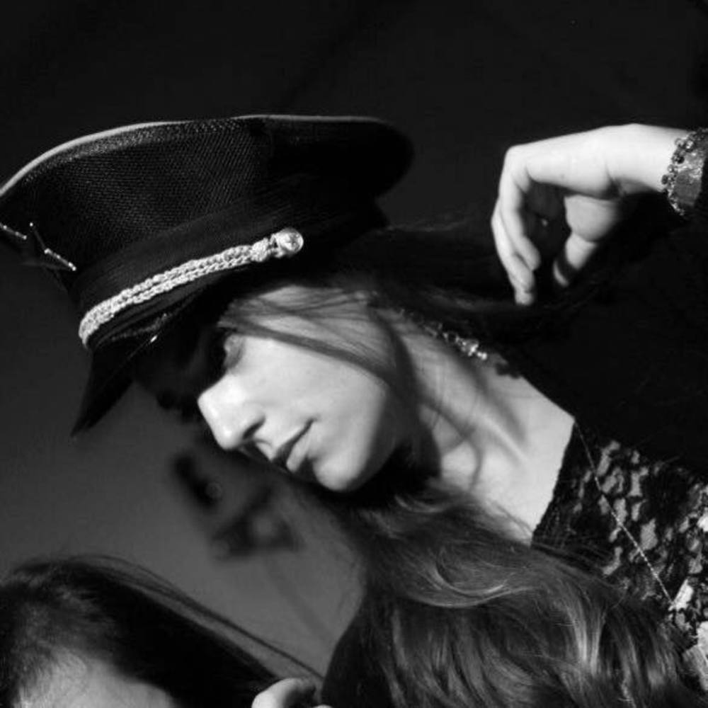 Meet your Posher, Ella